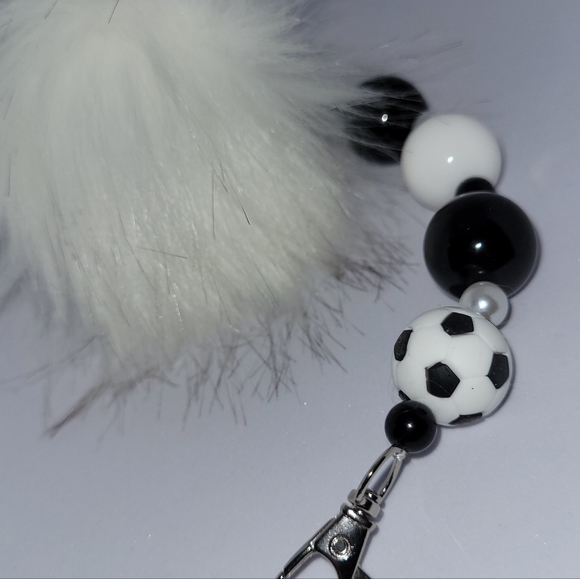 Handmade SOCCER MOM Keychain/Purse Dangle!! ⚽️ - Picture 1 of 12